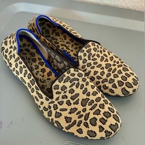 Rothys Spotted Leopard Print Loafers Slip On Round Toe Animal Print Tan Black